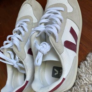 Veja women’s sneakers red and white